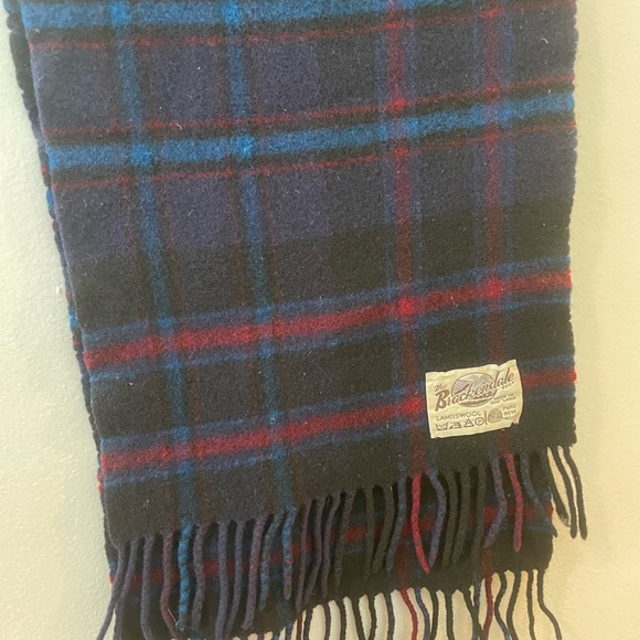 Brackendale Wool Scarf - Picture 5 of 8